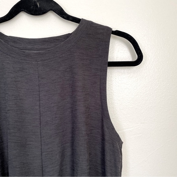 Old Navy | Gray Twist Front Muscle Tank | Size Medium - Picture 3 of 7